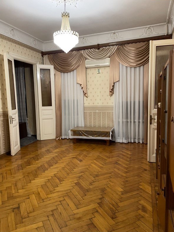 Продаємо 5-к квартиру на вул. Новосельського