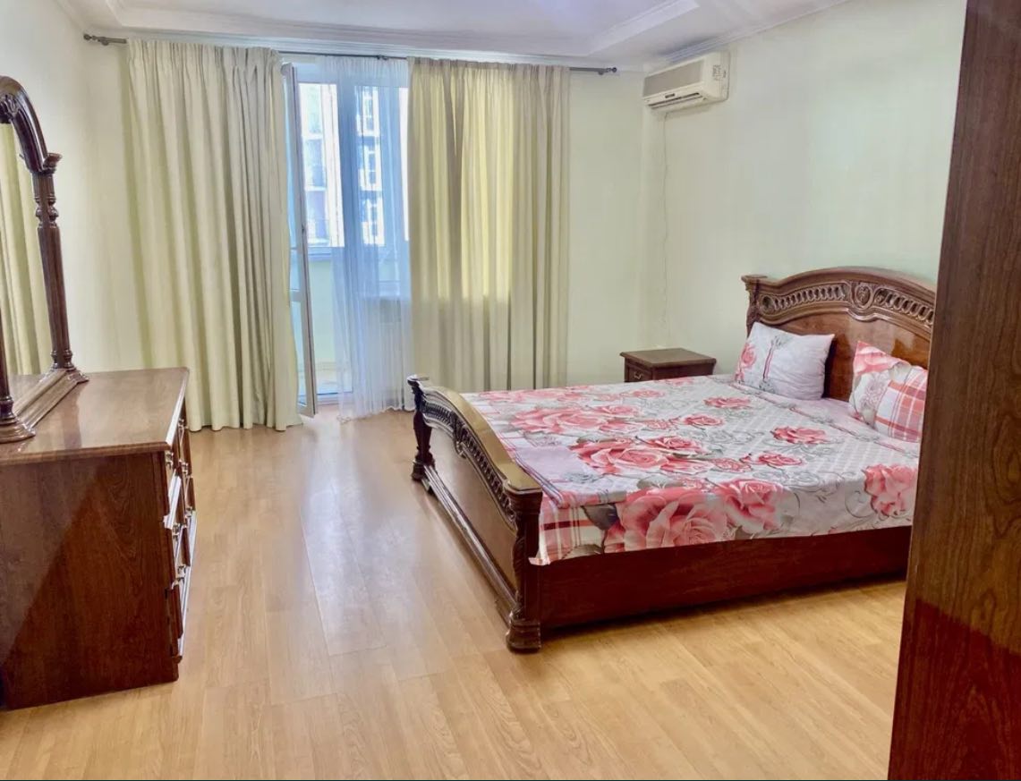 Квартира на Авдєєва-Чорноморського вул.