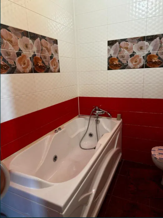 Квартира на Школьній вул