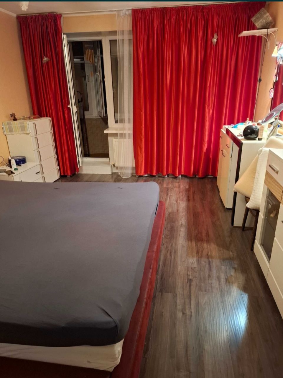 Продам квартиру на Середній вул.