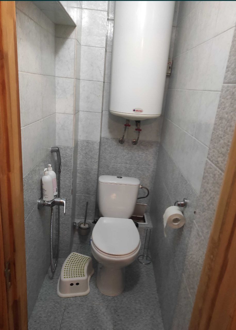 Продам квартиру на Середній вул.