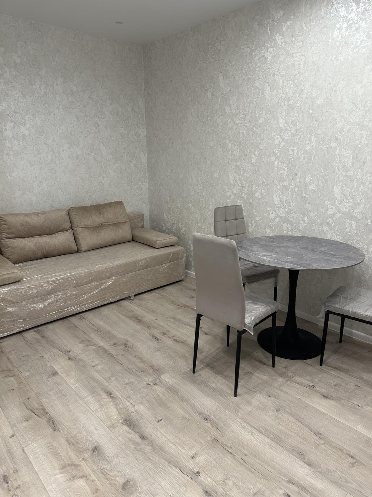 Однокімнатна квартира по Перлиній вул.