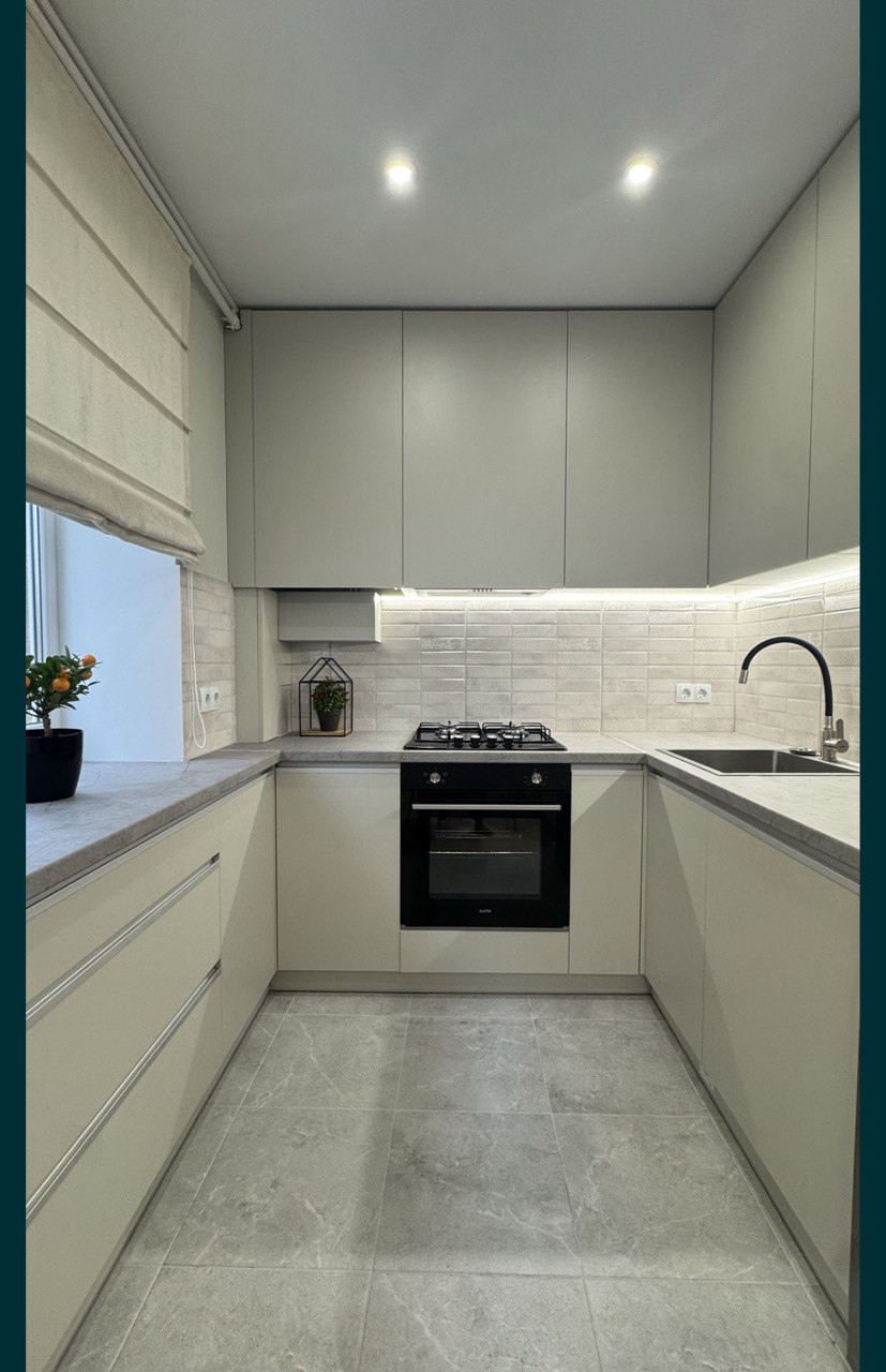 Продається двокімнатна квартира з євроремонтом під ключ