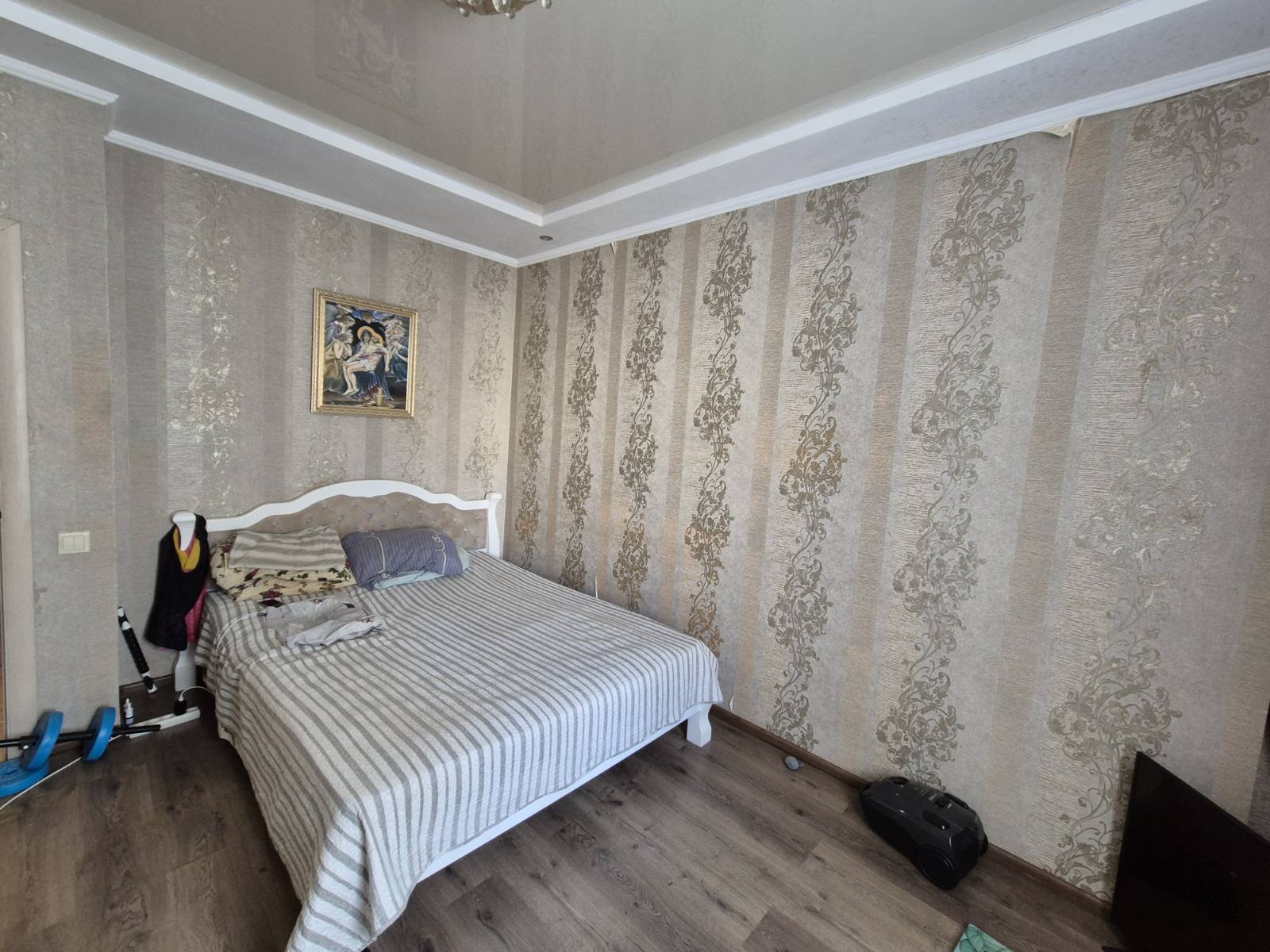 Однокімнатна квартира на Радужний Масив вул.