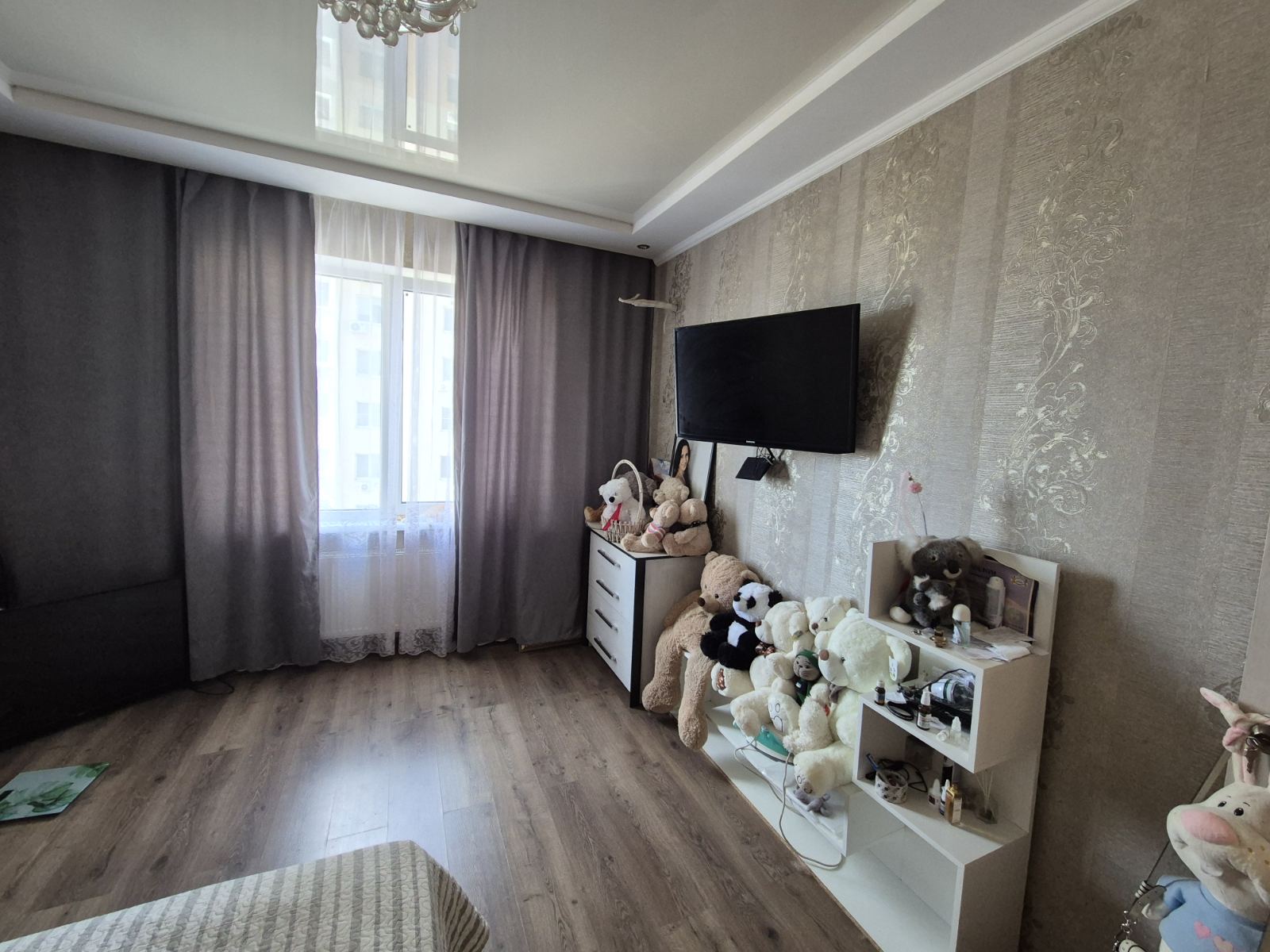 Однокімнатна квартира на Радужний Масив вул.