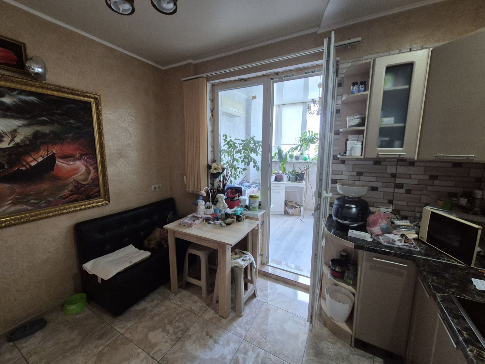 Однокімнатна квартира на Радужний Масив вул.