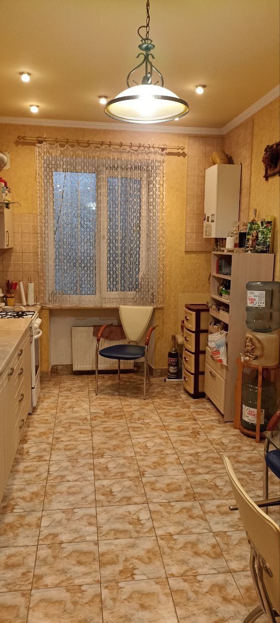 Квартира на Богдана Хмельницького вул.