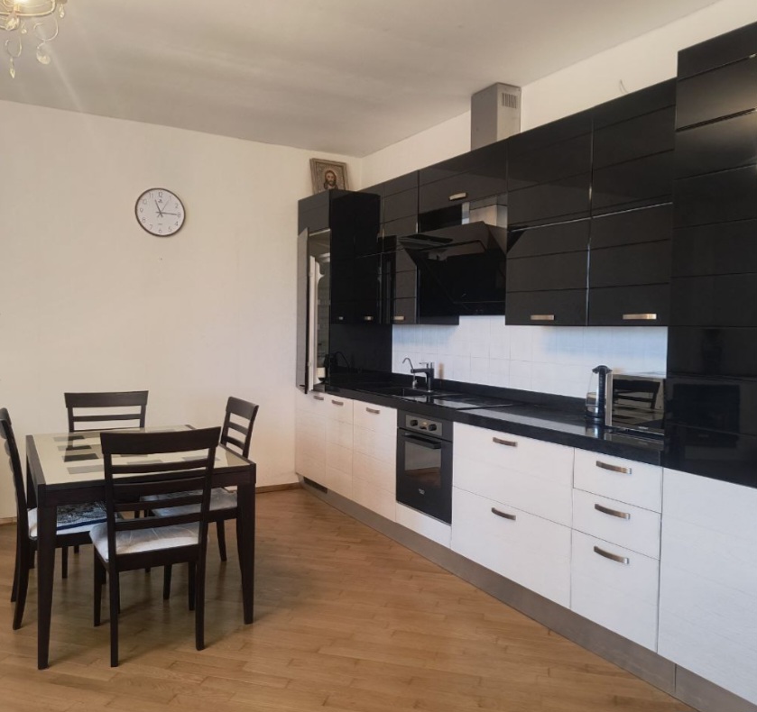 Двокімнатна квартира на Базарній вул.