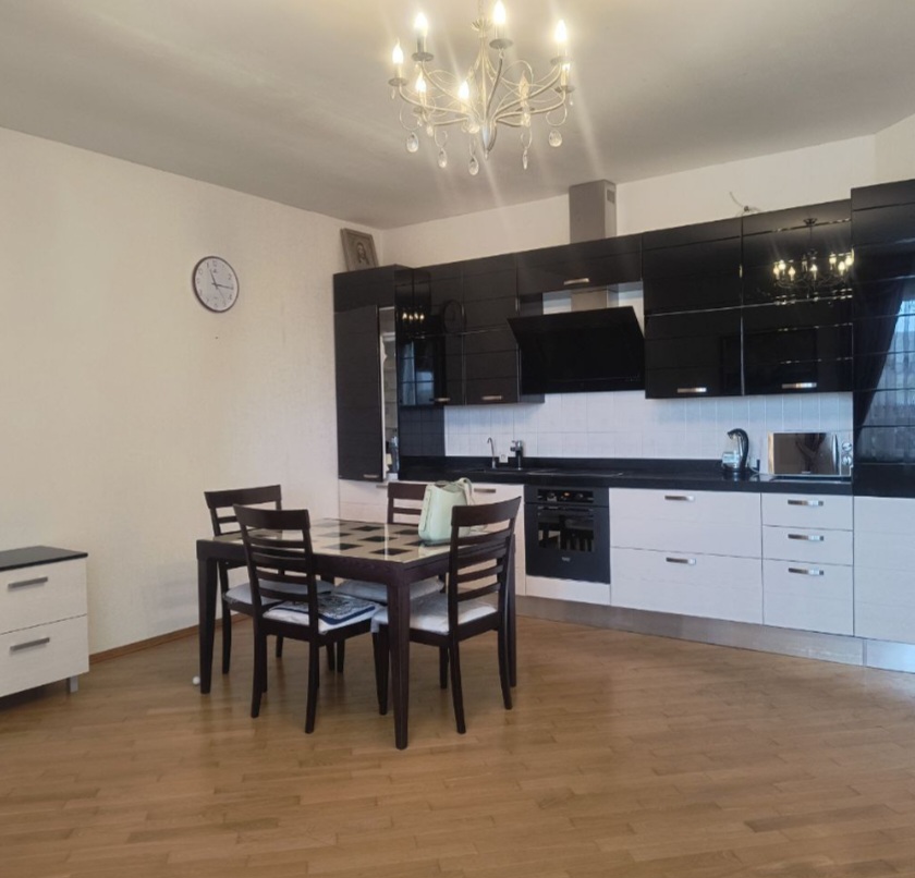 Двокімнатна квартира на Базарній вул.