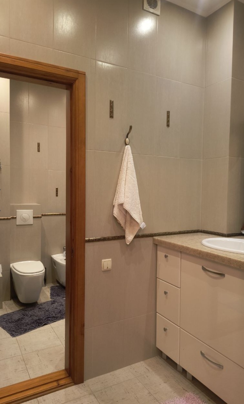 Двокімнатна квартира на Базарній вул.