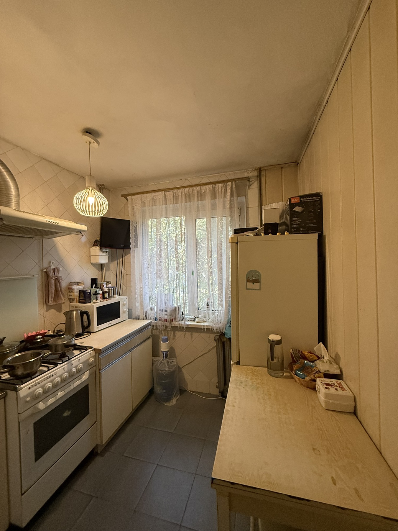 Трикімнатна квартира на проспекті Небестної Сотні вул.