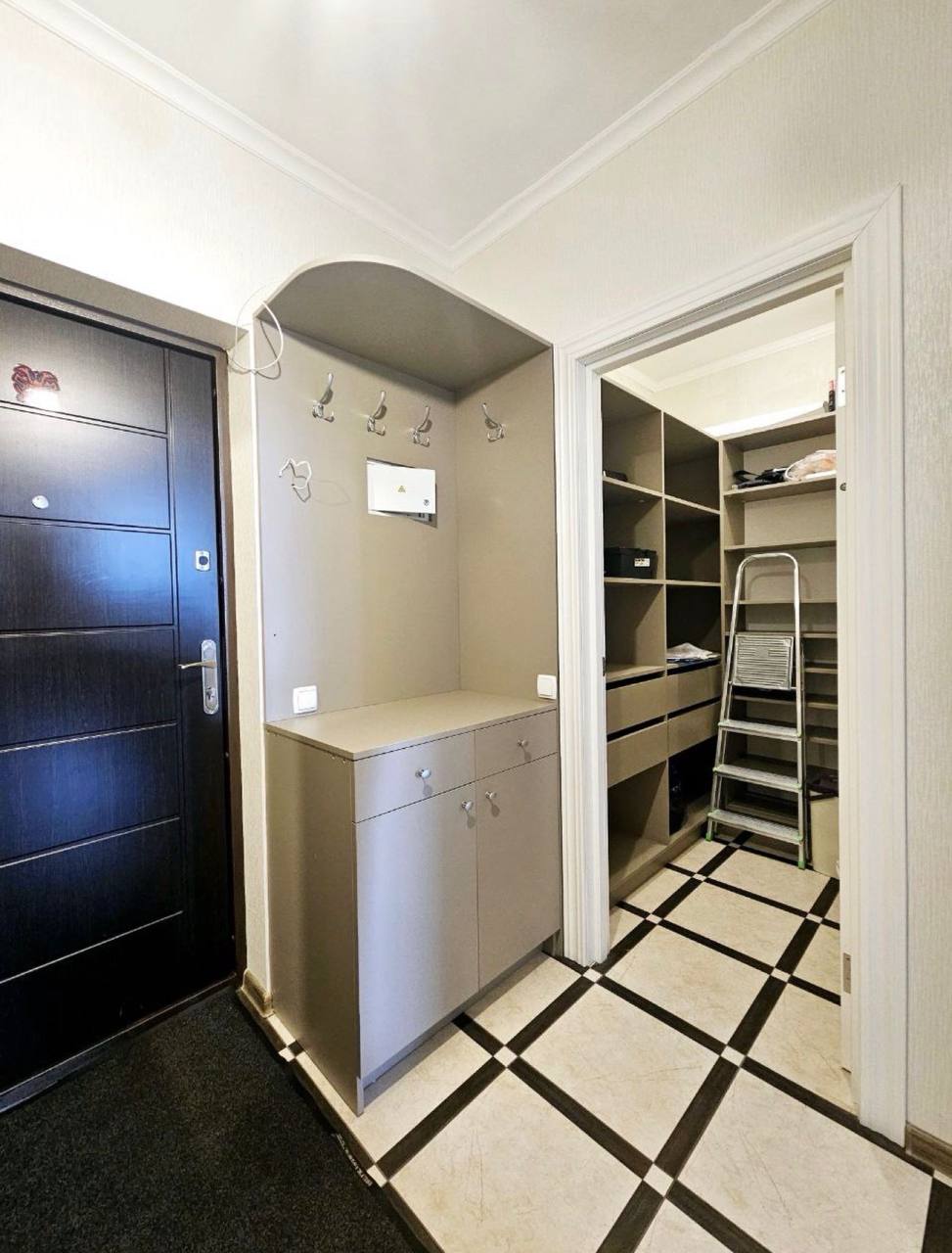 квартира на Жаботинського вул.