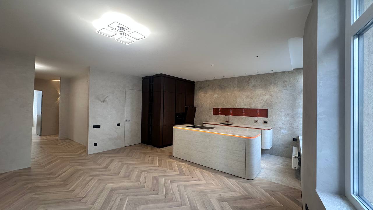 Двокімнатна квартира на Каманіна вул.