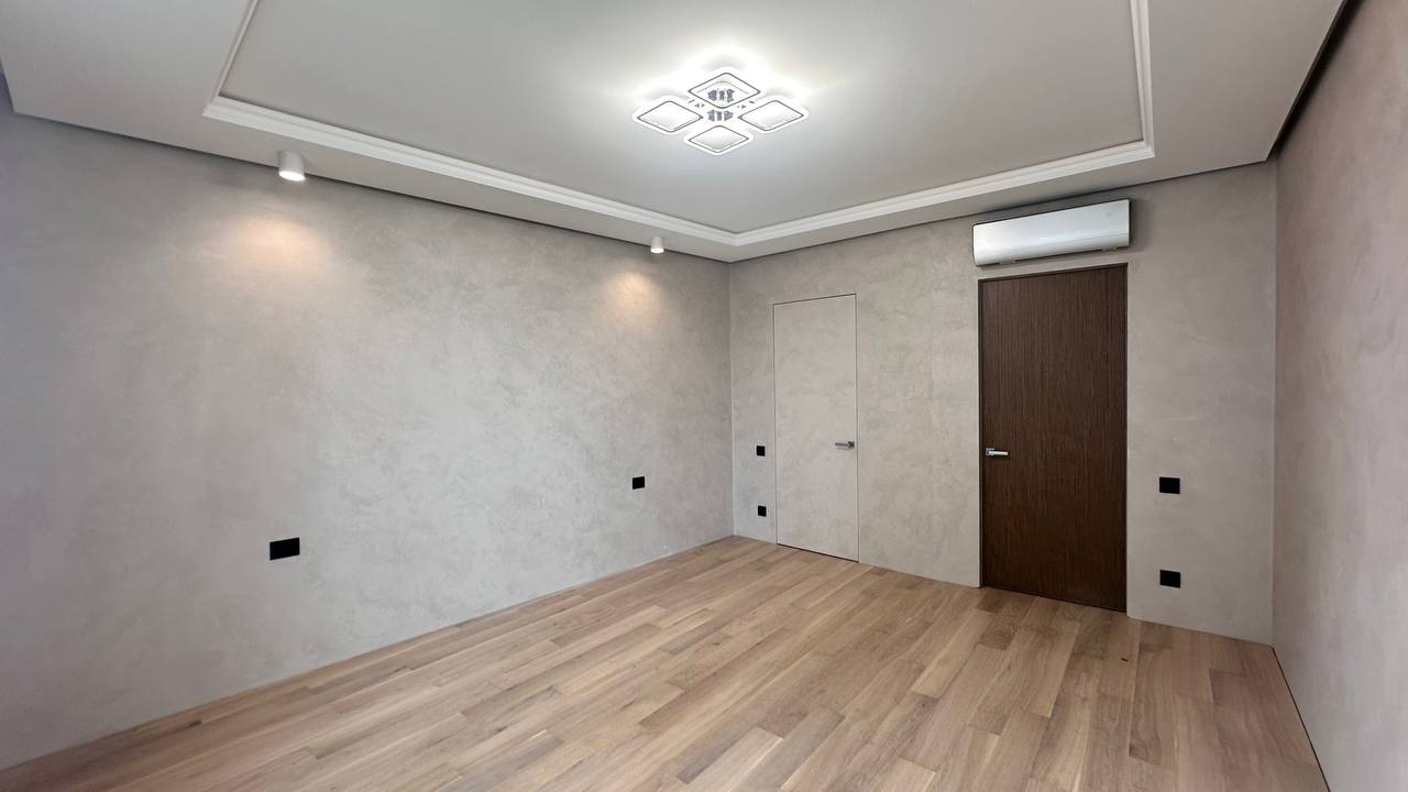 Двокімнатна квартира на Каманіна вул.