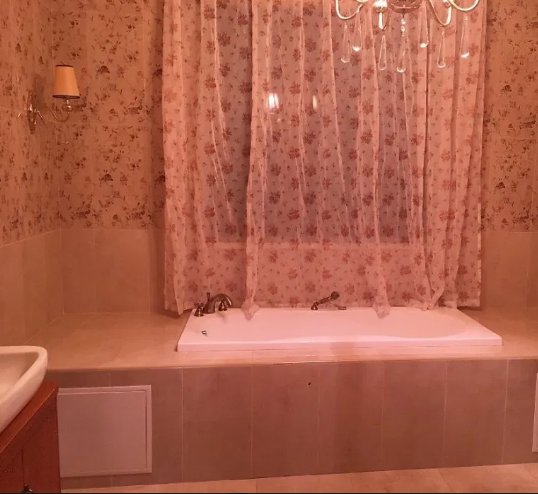 Будинок на Уютна вул.