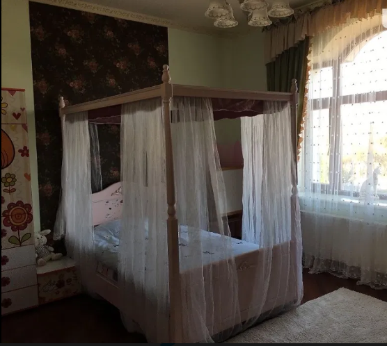 Будинок на Уютна вул.