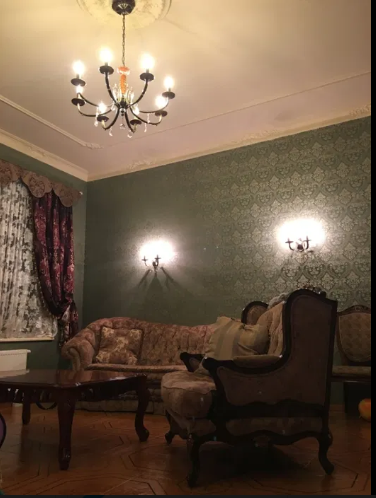 Будинок на Уютна вул.