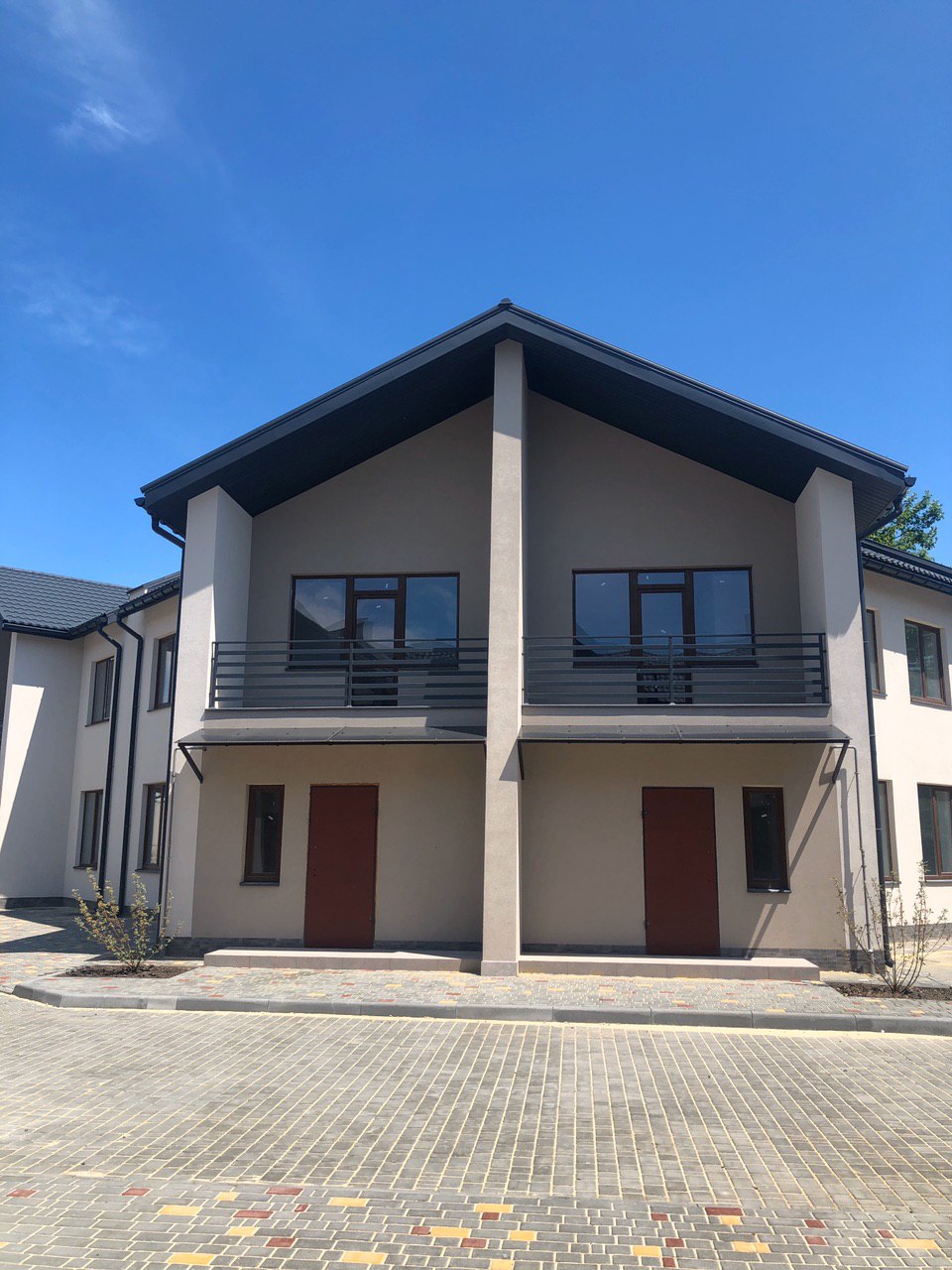 Продаж сучастних та стильних таунхаусів