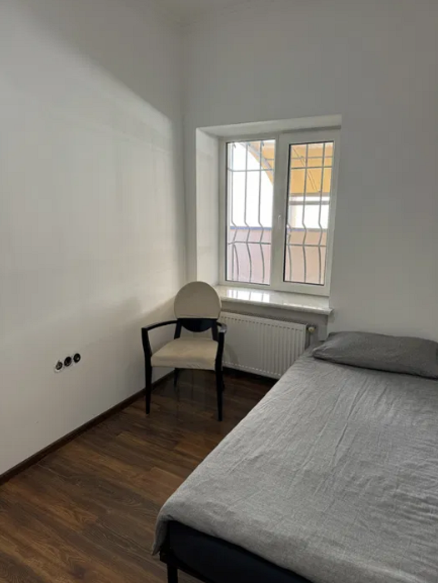 Підлога будинку на Штурвальній