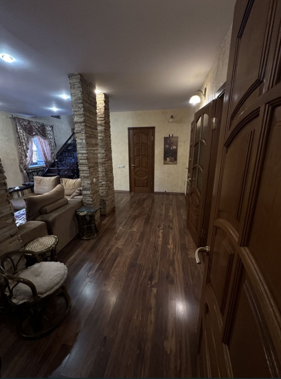 Продам будинок на Довгій вул.