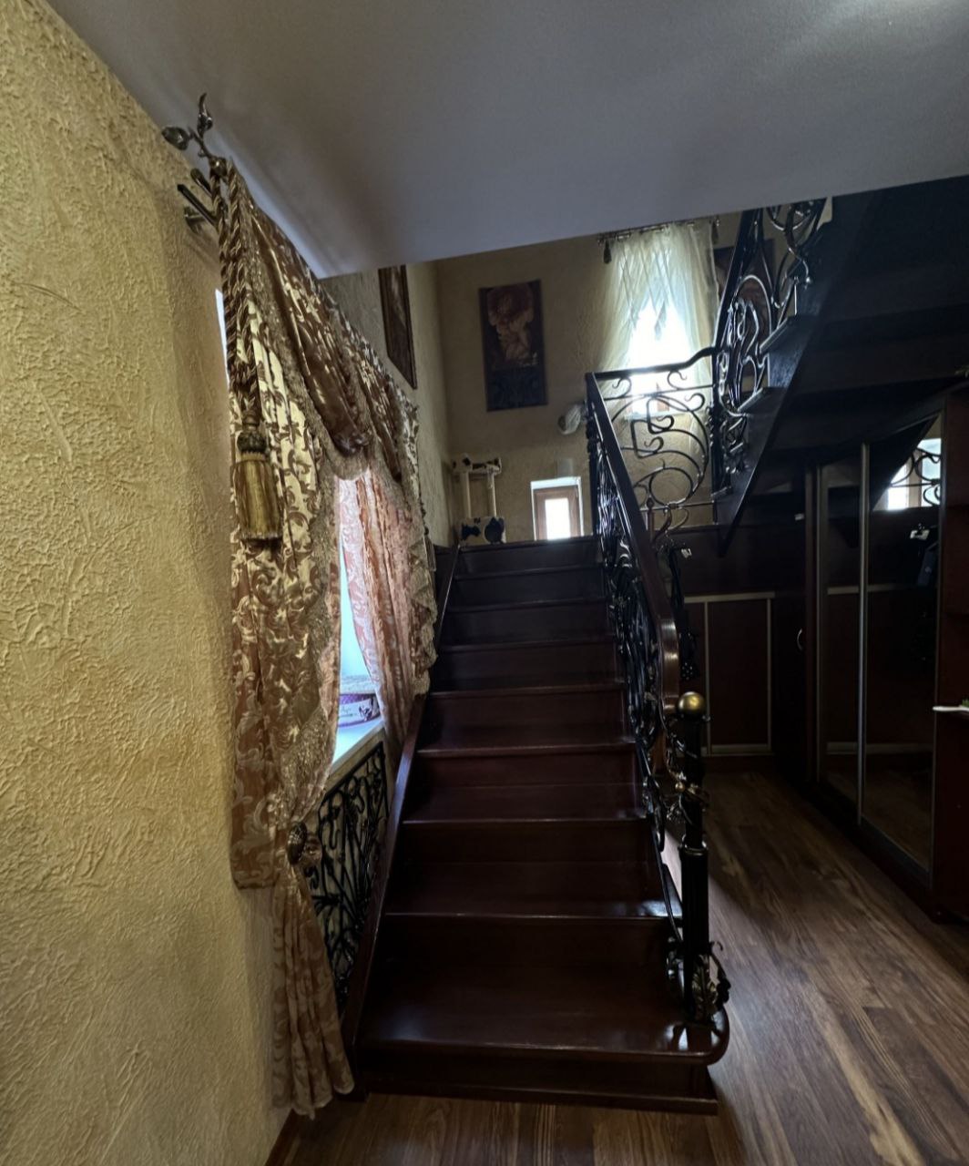 Продам будинок на Довгій вул.