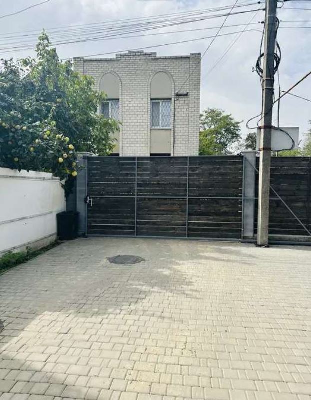 Будинок у смт Таїрова