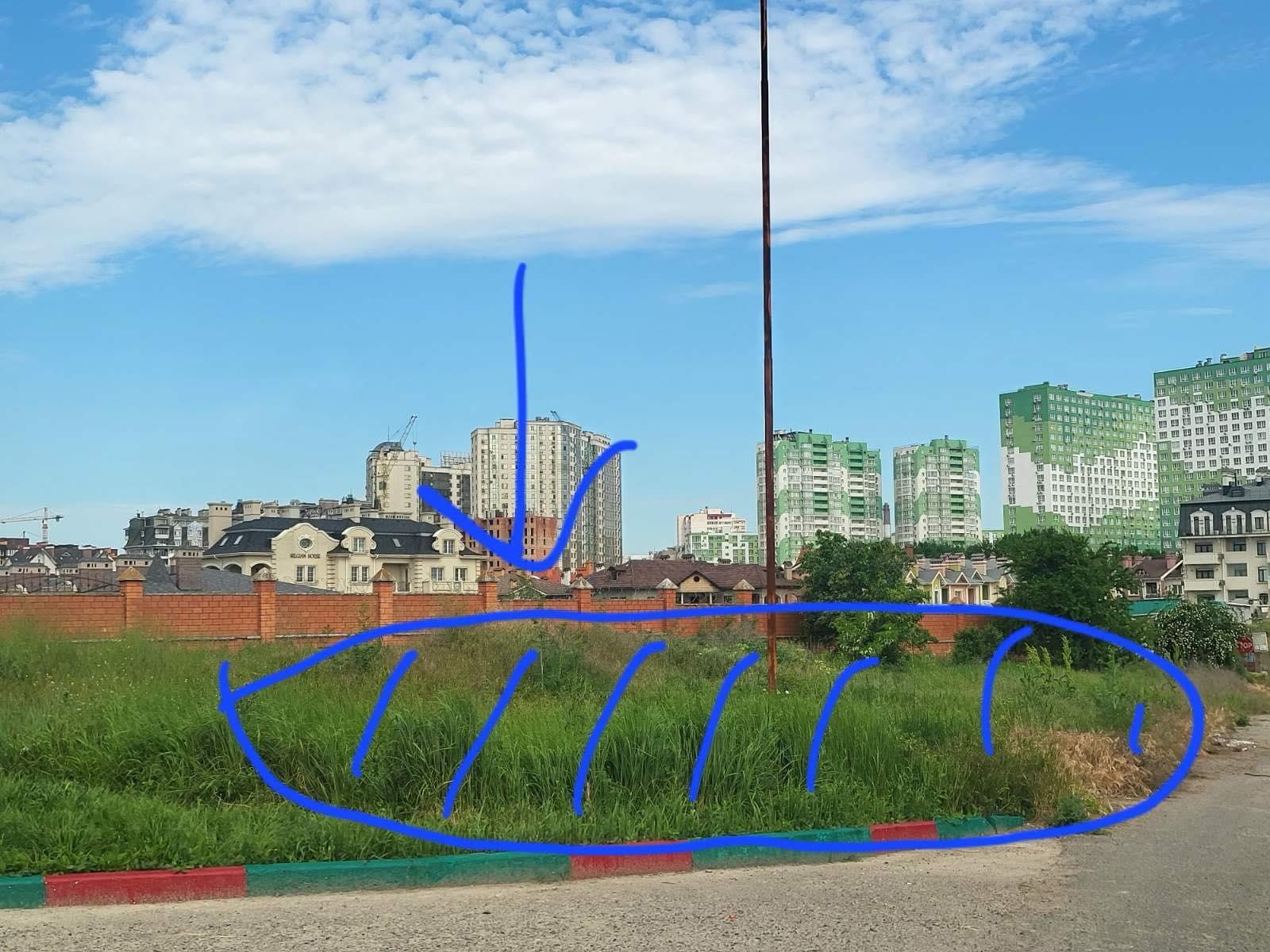 The land plot on the Italian Boulevard, ul.