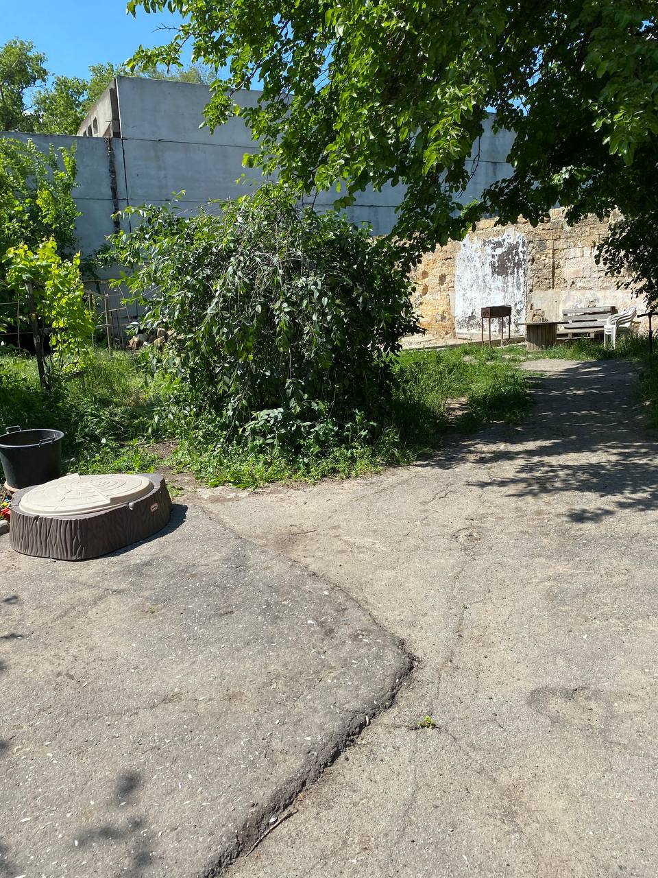 The plot on Novikova Street